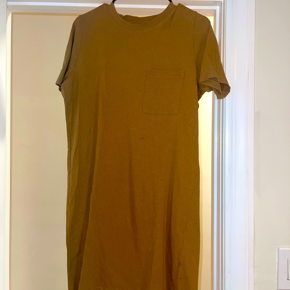 Everlane weekend T shirt dress, women’s size M